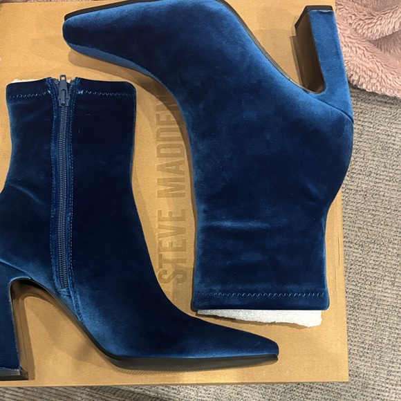 Steve Madden Velvet Blue Heeled Boots - Picture 4 of 7